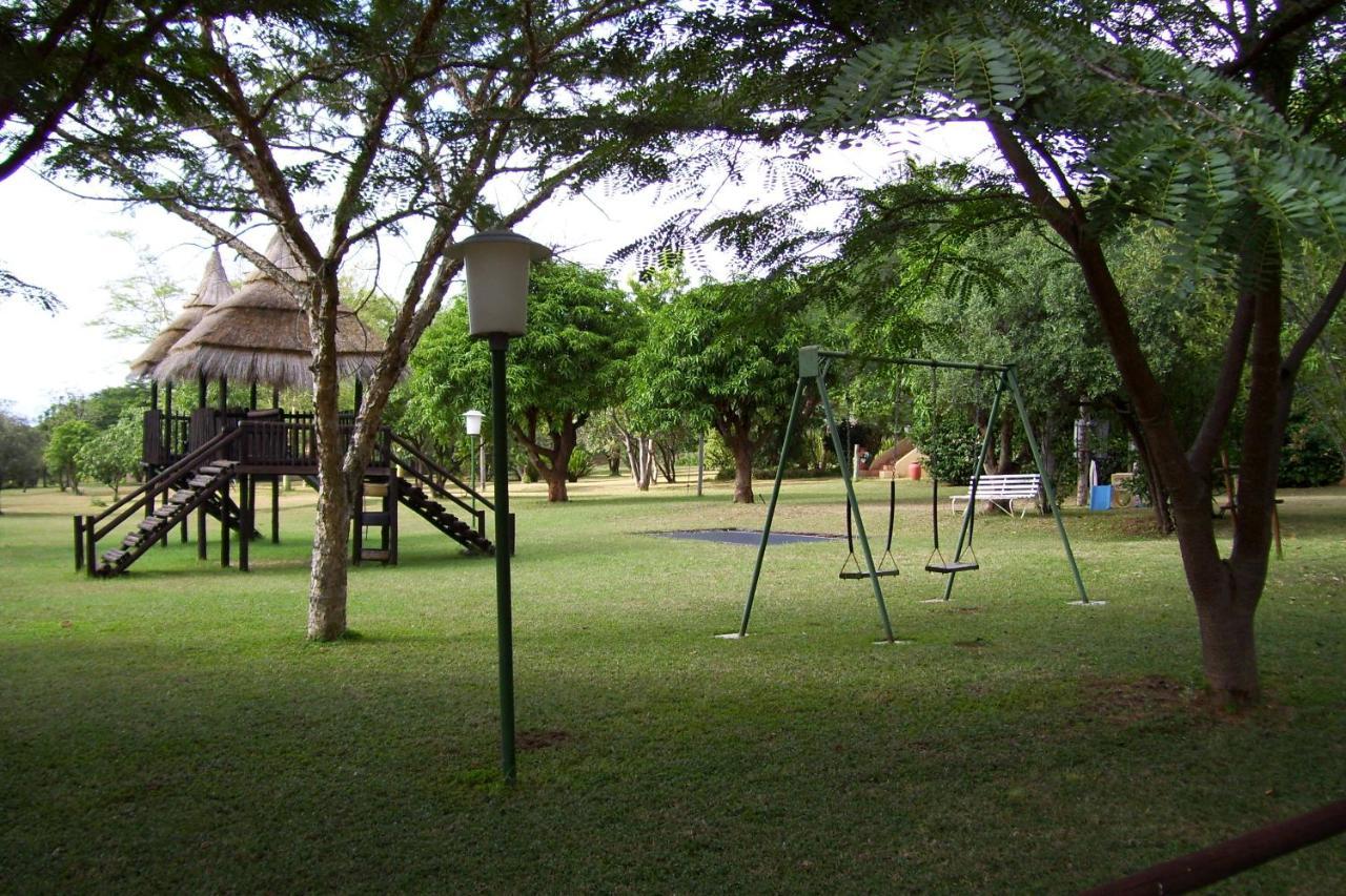 Отель Jock Of The Bushveld Барбертон Экстерьер фото
